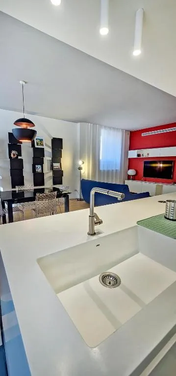 Stella House - Photo 2